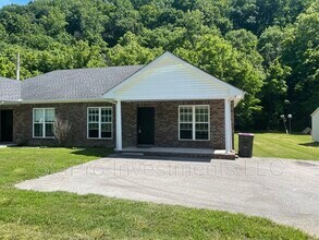 Building Photo - 146 Henry Rd