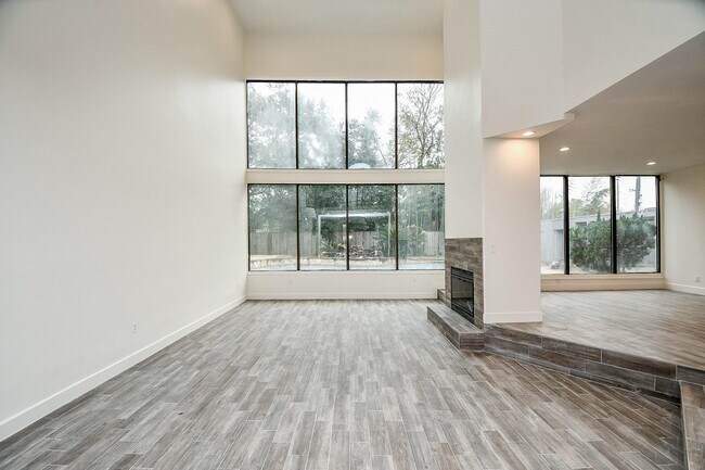 Foto del edificio - 8115 Fondren Lake Dr