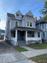 Building Photo - 212 Richmond Ave