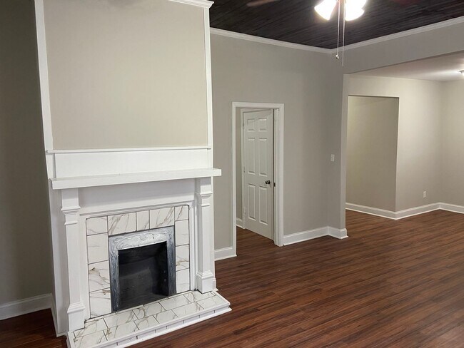 Foto del edificio - Historic 3 bedroom home near courthouse square in Murfreesboro