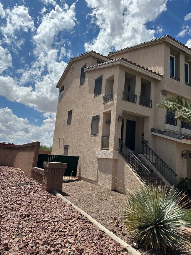 Foto del edificio - AVAILABLE NOW! PROMO- 2 Weeks Free first month!!