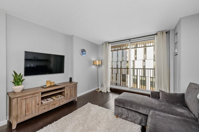 Foto del edificio - 12-12 Museum Way