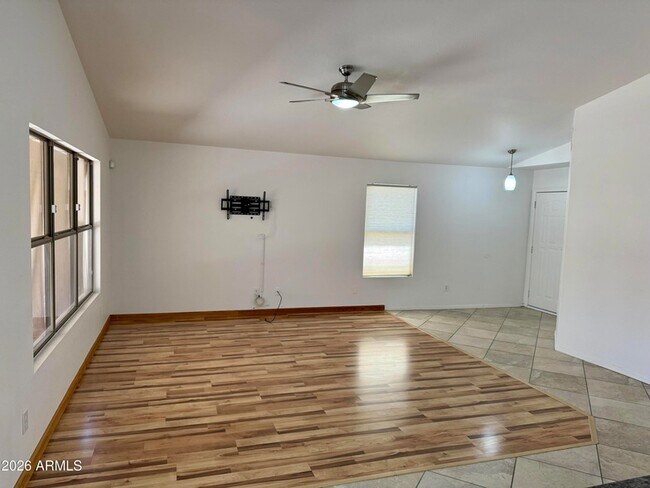 Foto del edificio - 6510 W Behrend Dr