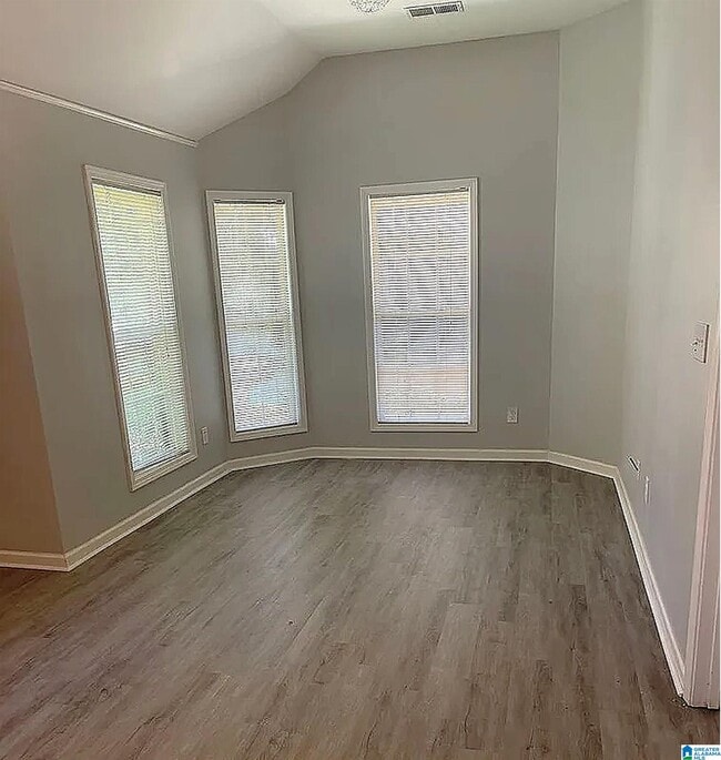 Building Photo - 1060 Village Trail