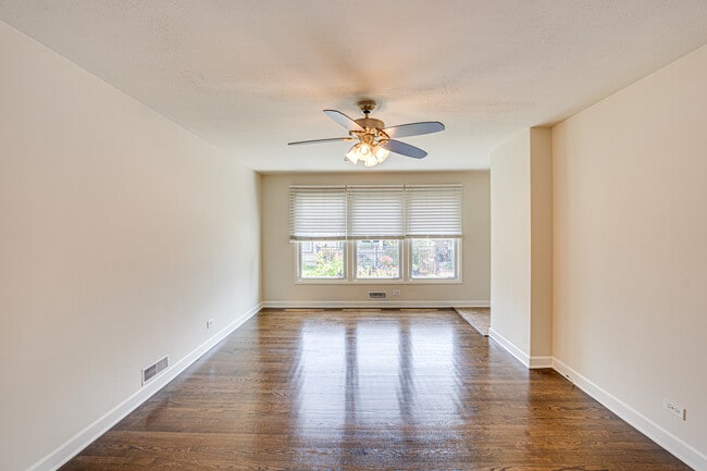 Foto del edificio - 637 Barnsdale Rd