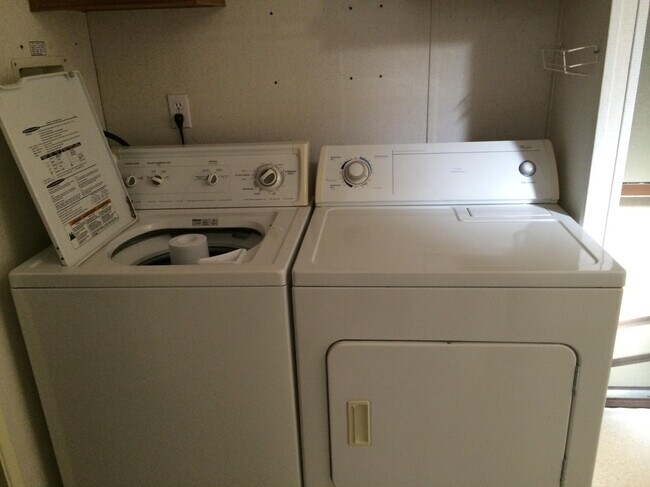 Foto del edificio - 845 M C Baca Ln