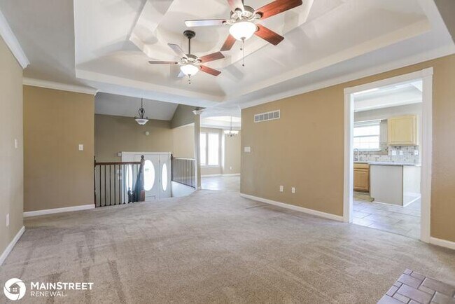 Building Photo - 907 SW Cross Creek Dr, Grain Valley, MO 64029