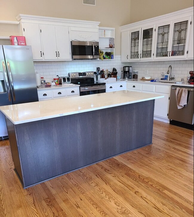 Cocina - 247 W Main St