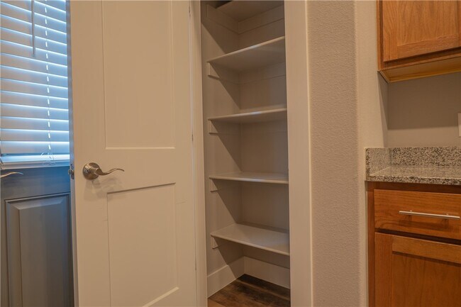Foto del edificio - 1723 Booker Cir