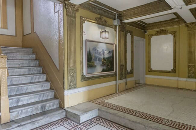 Foto del edificio - 155 Manhattan Ave