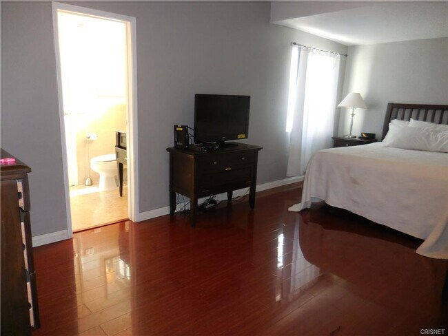 Master B - 4459 Mammoth Ave