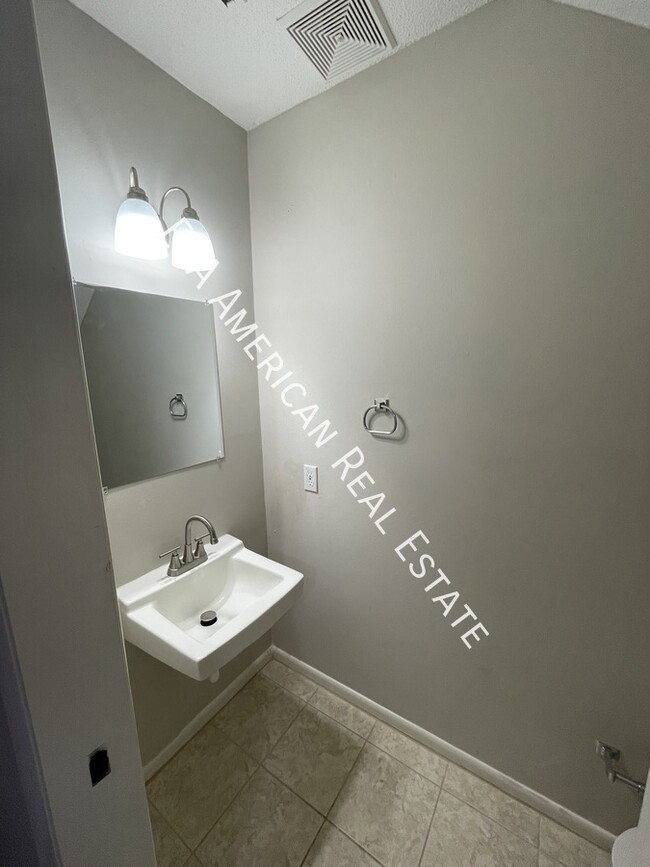 Building Photo - Washer & Dryer included!