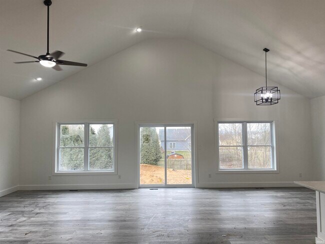 Building Photo - 4119 Carmola Dr