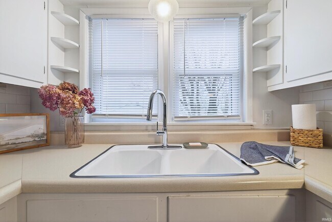 Foto del edificio - 201 W Church Ln