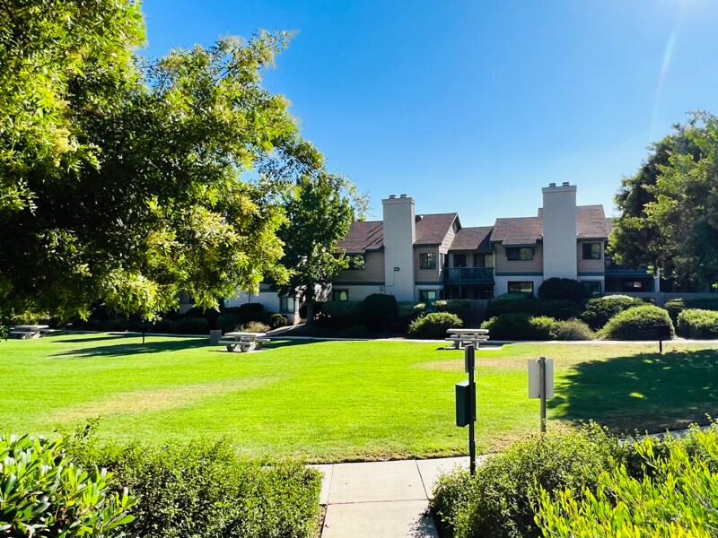 2906 Elm Tree Ct, Spring Valley, CA 91978 Condo for Rent in Spring