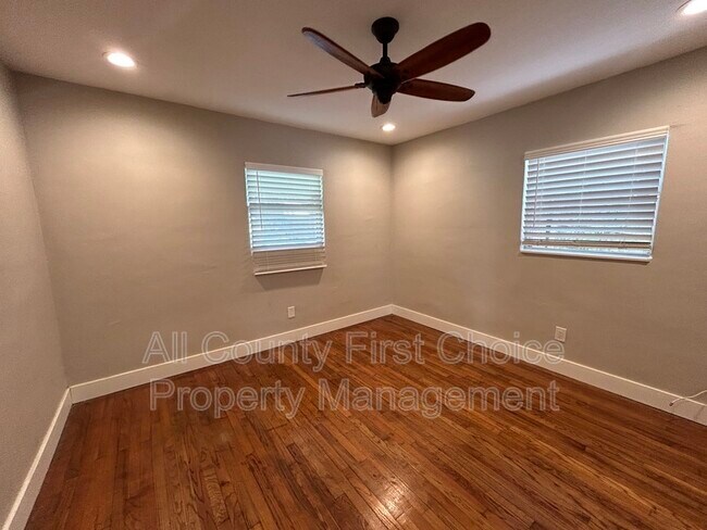 Foto del edificio - 220 S Hillcrest Ave