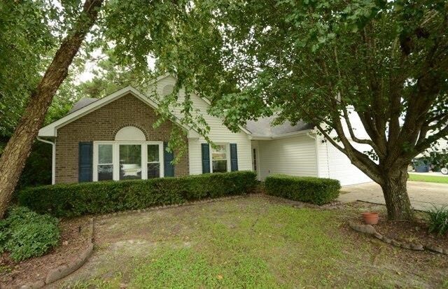 Foto principal - 203 S Carlisle Ct