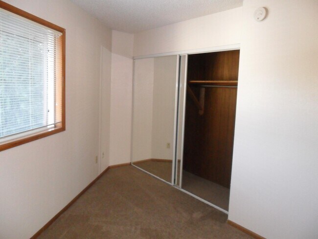 Foto del edificio - 303 Bradley Dr SE