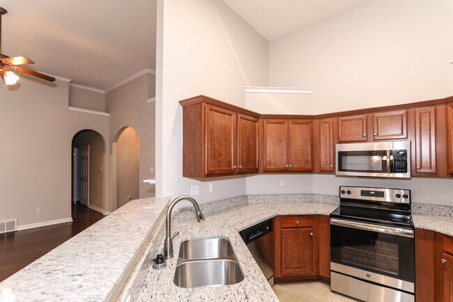 Building Photo - 9921 Greenalder Cove N