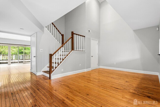 Building Photo - 88 Wilshire Ct
