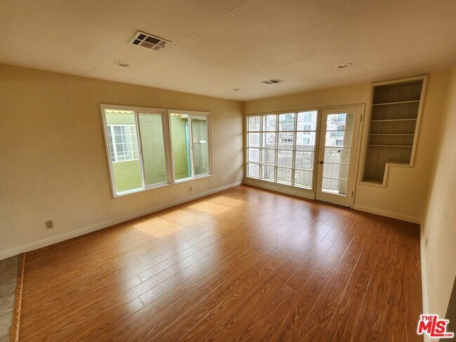Foto del edificio - 5264 Cahuenga Blvd