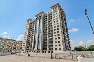 Building Photo - 3040 Peachtree Rd
