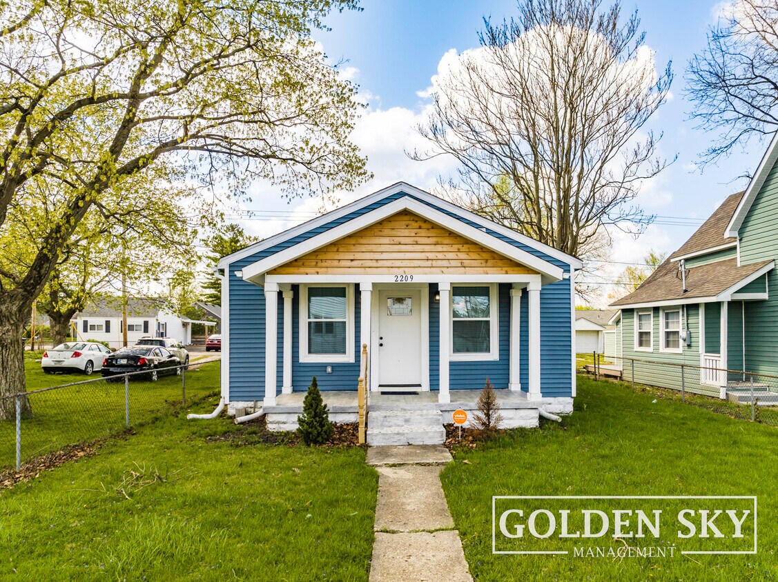 Primary Photo - 2209 W 9th St
