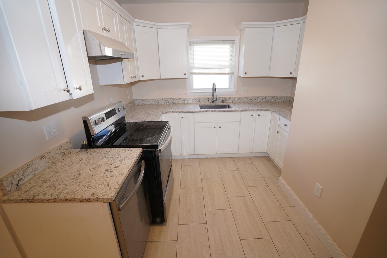 Foto principal - 83 Waverly St