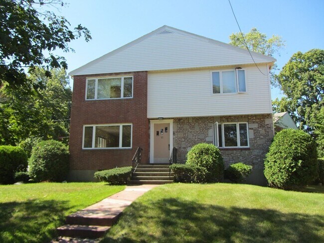 Building Photo - 115 Langley Rd