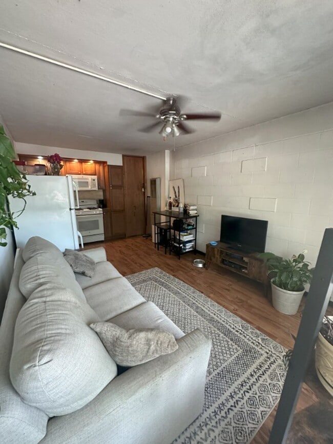 Foto del edificio - 1BR/1BA Main Level Unit Short Distance to ...