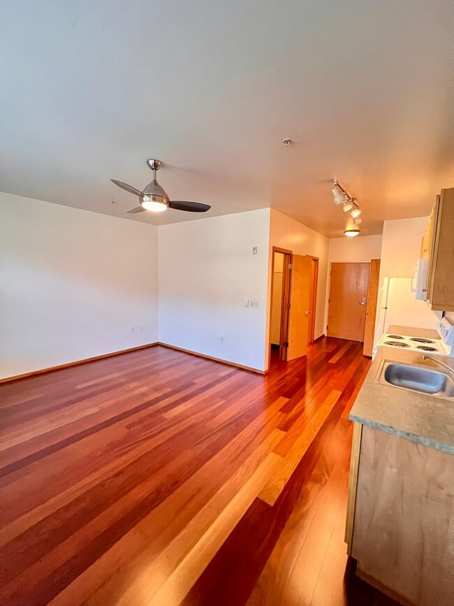 Building Photo - 3535 S Corbett Ave
