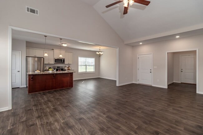 Building Photo - Like New, 4/2, Ranch Home In Grovetown!