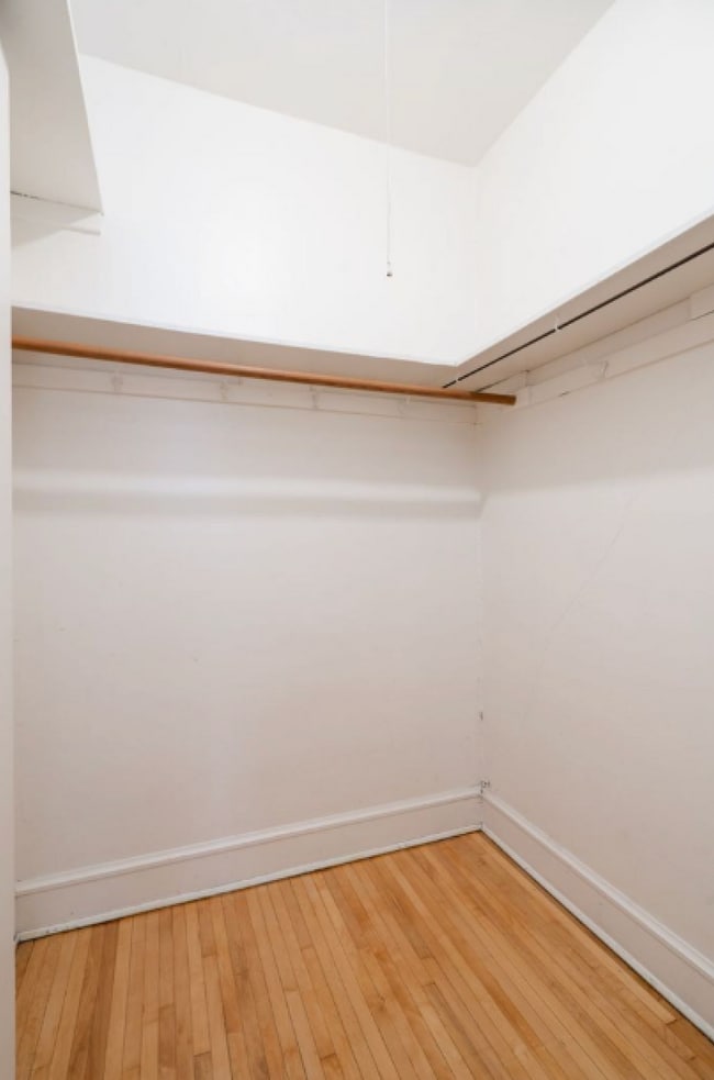 Interior Photo - Loring Grove