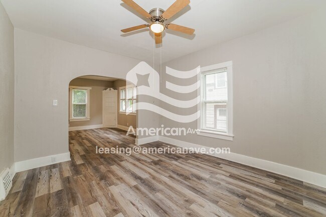 Foto del edificio - 2140 N Maryland Ave