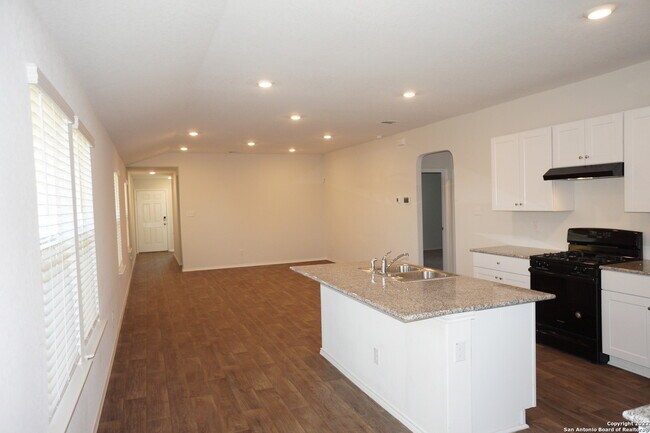 Foto del edificio - 3327 Stoney Knoll