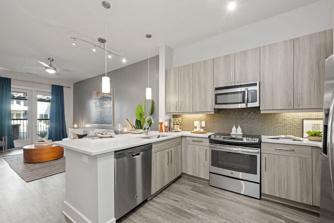Circa Uptown apartments — community photo - Circa Uptown