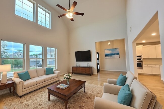 Building Photo - 2021 Meliana Dr