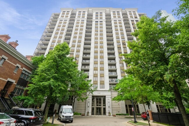 Building Photo - 1322 S Prairie Ave