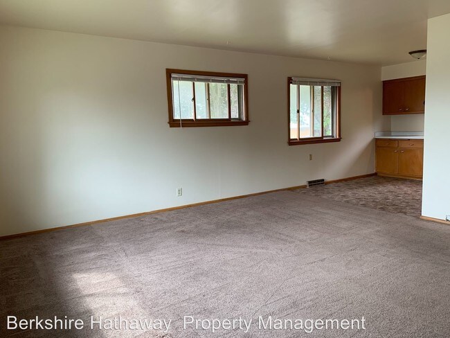 Building Photo - 5533 N 95th St