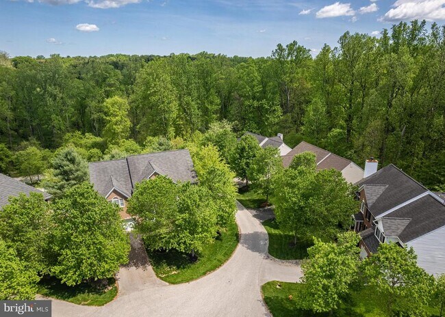 Foto del edificio - 6263 Trotter Rd