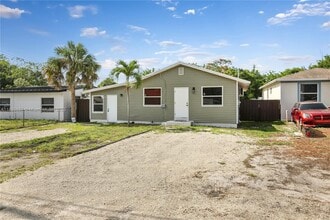 Building Photo - 3633 SW 12th Ct