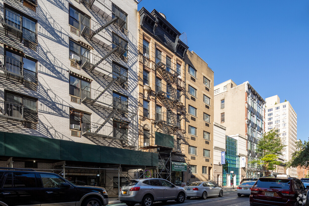 Primary Photo - 212 E 29th St