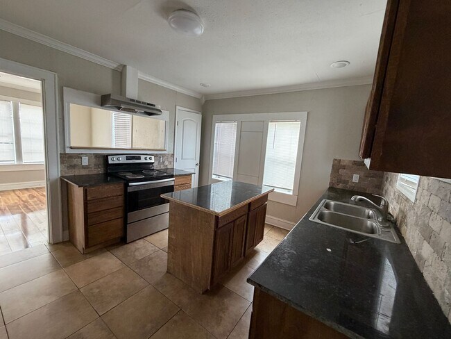 Foto del edificio - Haughton - 2 Bed 2 Bath - .39 Acre Corner Lot