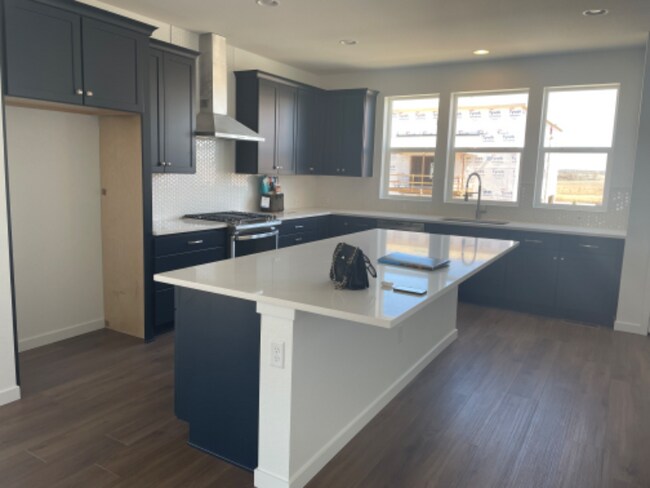 Building Photo - 11066 Shining Star Cir