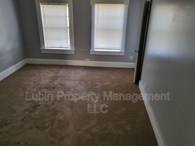 Building Photo - 723 E Trigg Ave