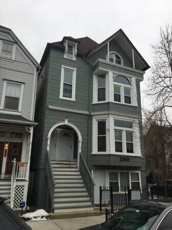 Primary Photo - 1039 W Roscoe St