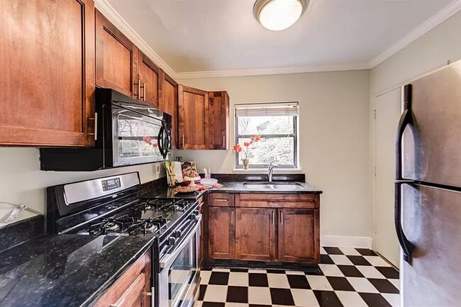 Kitchen - 708 Argonne Ave NE