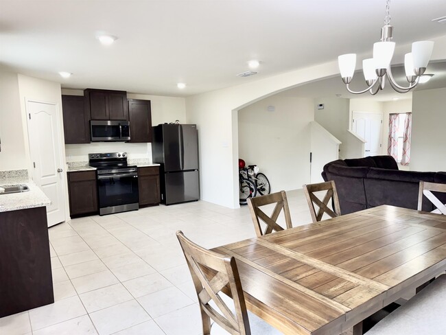 Building Photo - 3701 Jaime Martin Dr