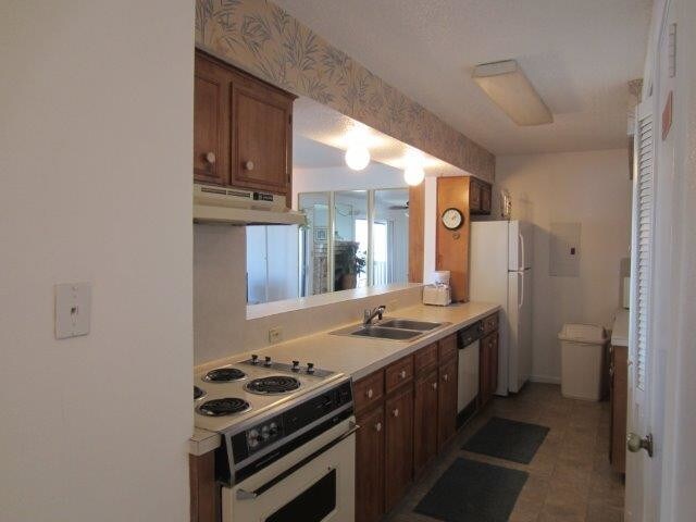 Building Photo - 15225 Leeward Dr