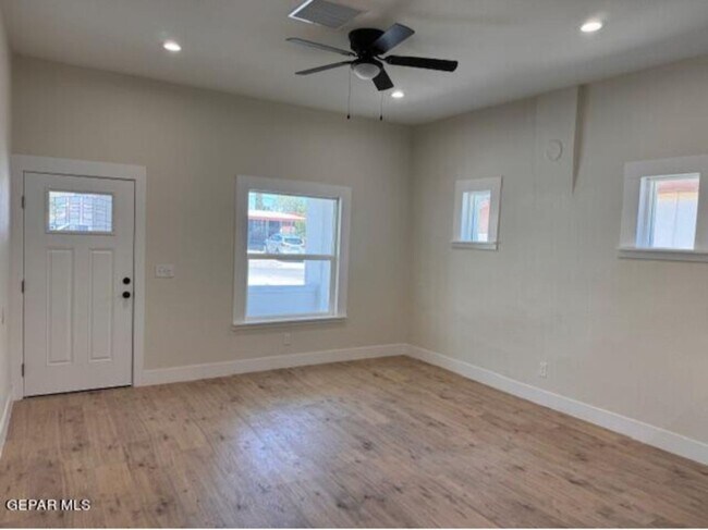 Building Photo - FULLY remodeled Fresh paint , ready now!!!